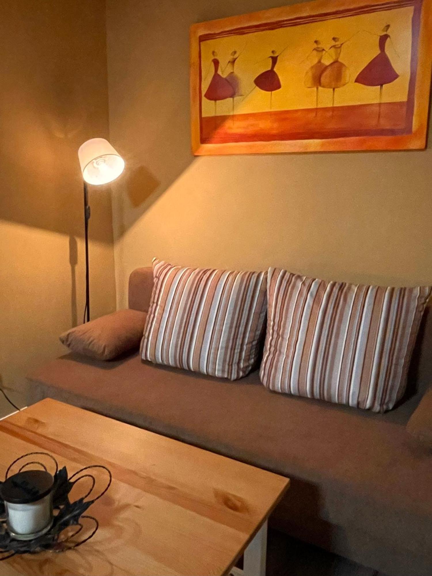 Terracotta Apartment - Zentral, Parken, Netflix, Kontaktloses Einchecken, Kingsize-Bett Wuppertal Exterior foto
